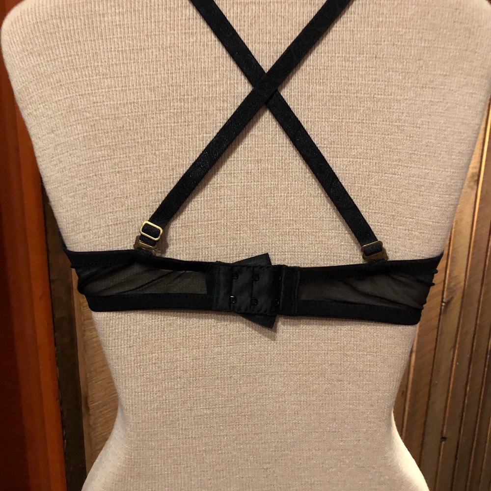 Beautiful black Natori convertable bra! - Picture 2 of 8